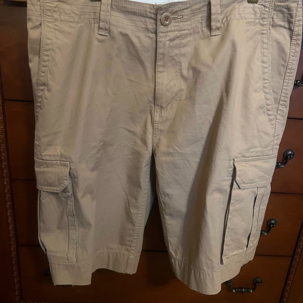 Tommy Hilfiger Men's Tan Cargo Shorts